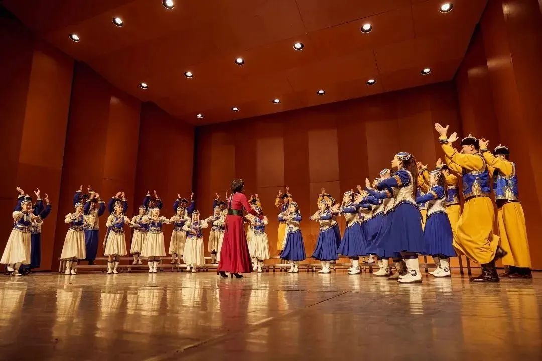 本周五来深圳保利剧院听内蒙古少年的天籁之音