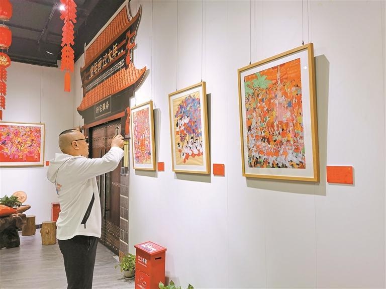 来光明烙画基地 品味“年画大餐”