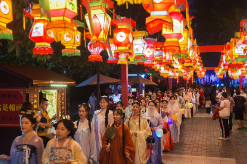传统与现代交融,中秋假期深圳景区打造多彩文化盛宴 传统与现代交融,中秋假期深圳景区打造多彩文化盛宴