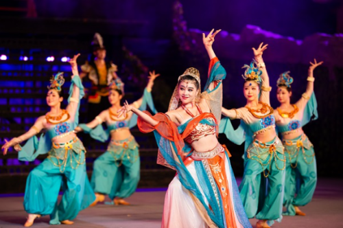 传统与现代交融,中秋假期深圳景区打造多彩文化盛宴 传统与现代交融,中秋假期深圳景区打造多彩文化盛宴