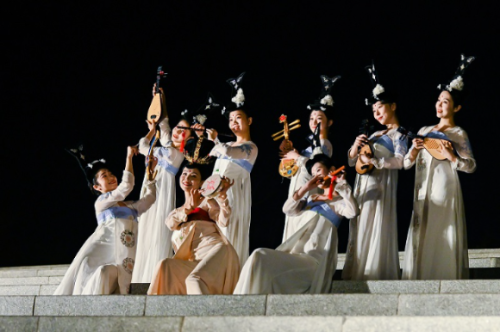 传统与现代交融,中秋假期深圳景区打造多彩文化盛宴 传统与现代交融,中秋假期深圳景区打造多彩文化盛宴