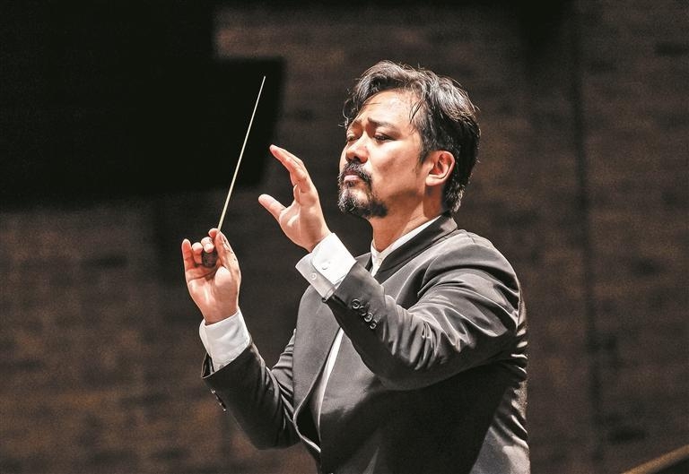 中外大咖陪市民辞旧迎新