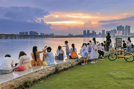 走，到深圳海边撒欢儿去
