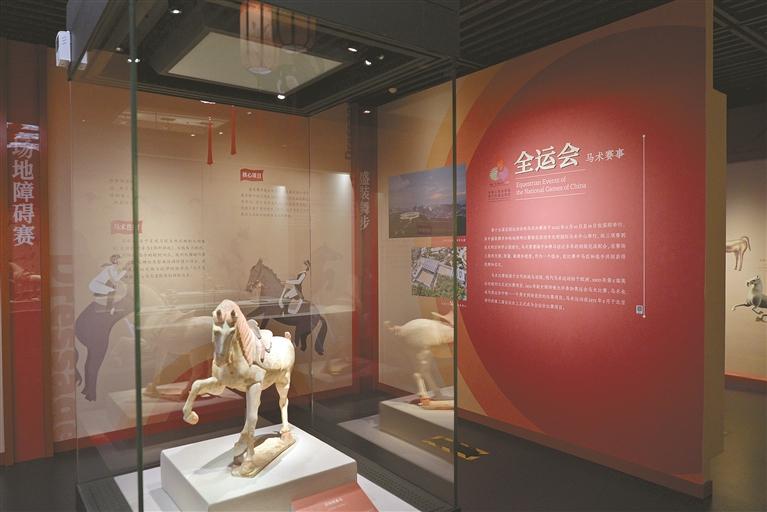 “骥跃升腾——三彩马的世界”在深博开展